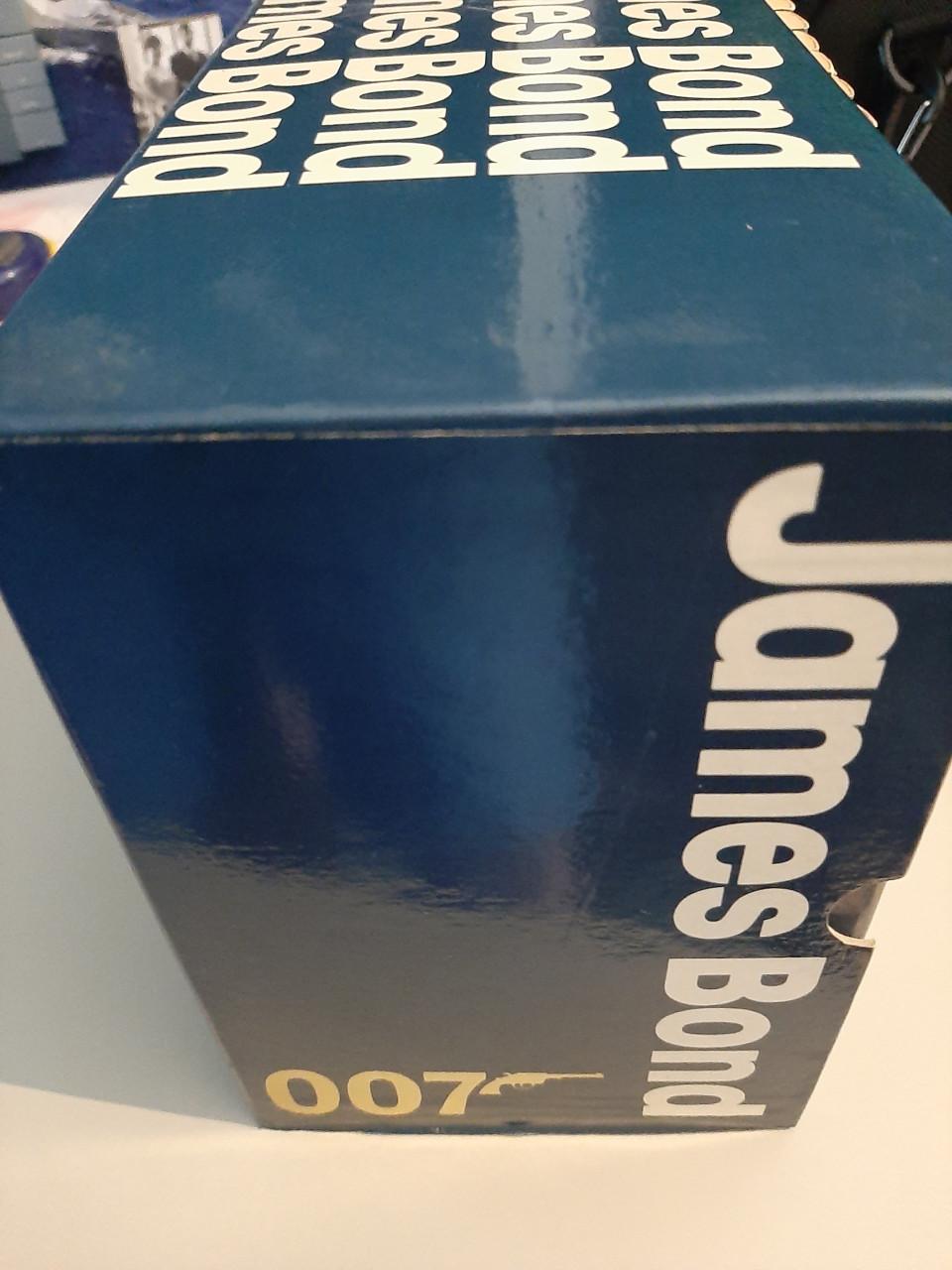 James Bond boekenreeks