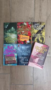 6 wat oudere pockets van Mary Higgins Clark.