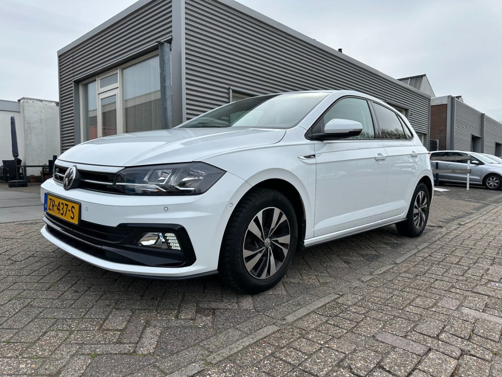 Volkswagen Polo 1.0 tsi comfortline business r-line camera virtual cockpit 