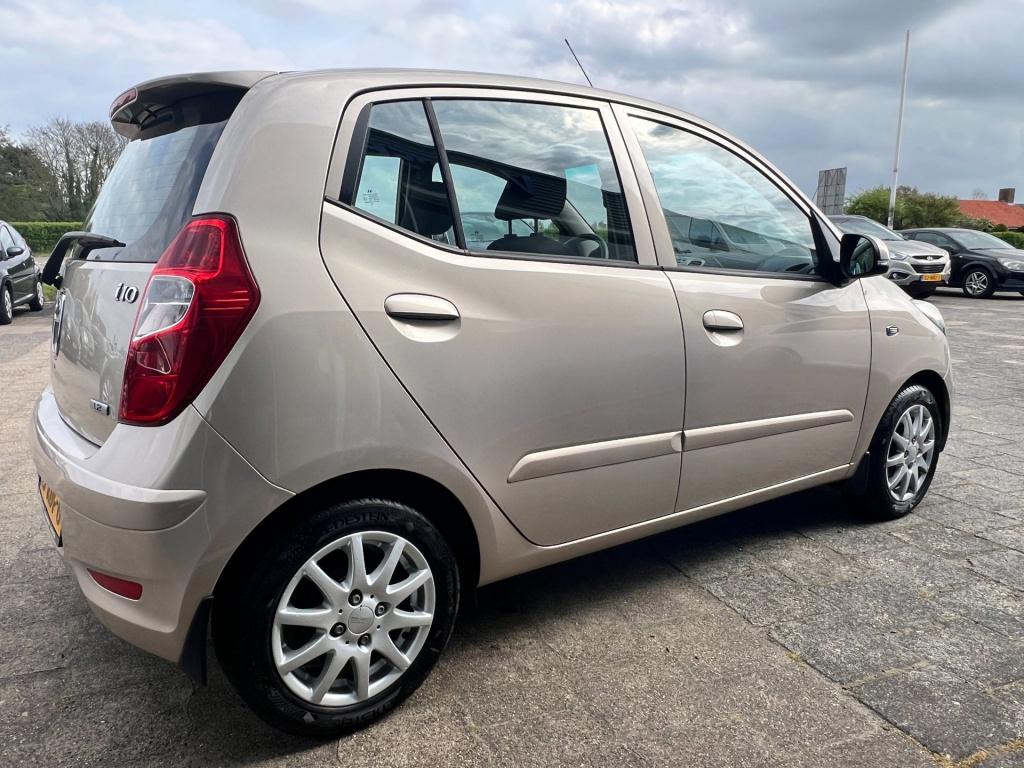Hyundai I 10 1.2 i-motion cool, airco enz..