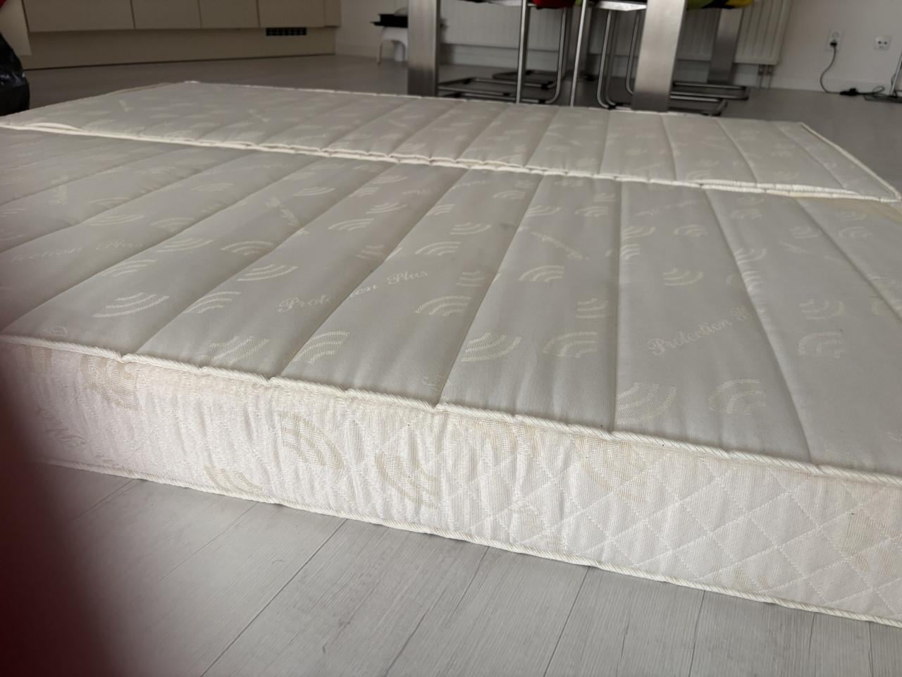Matrassen 200 X 90 (2stuks)