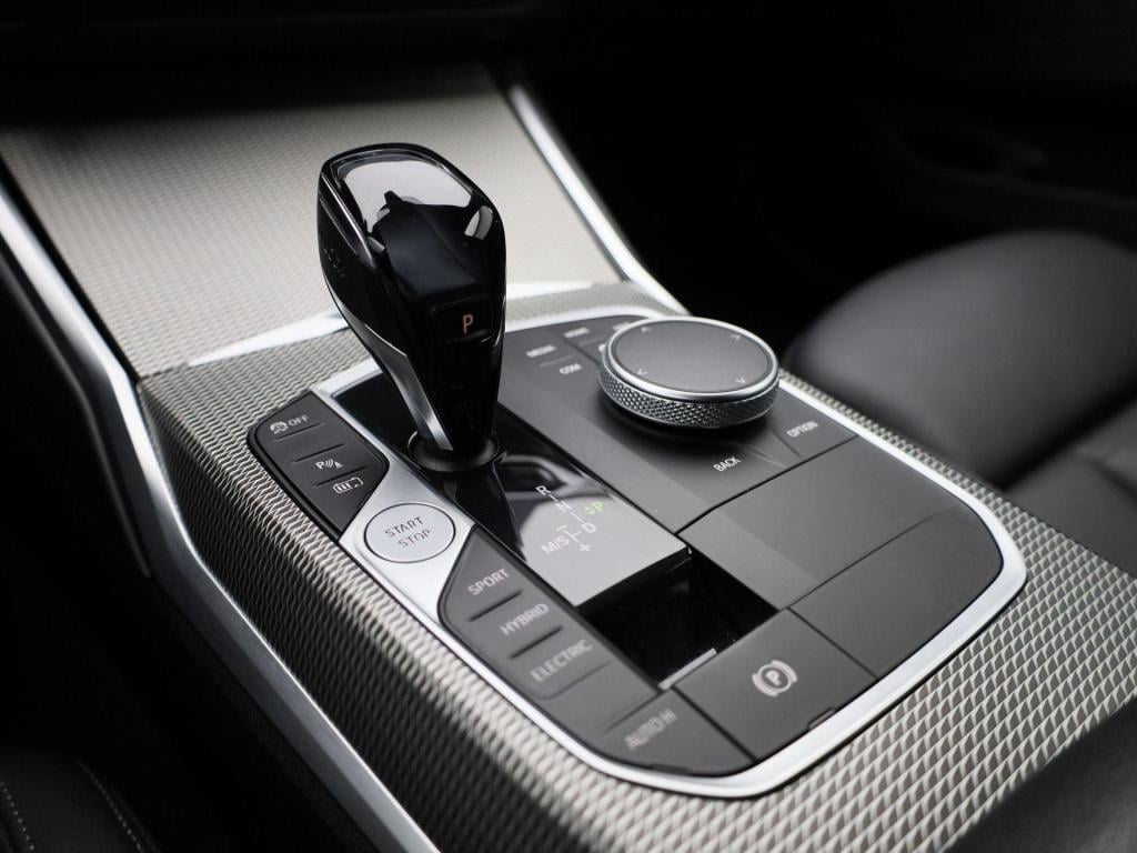 BMW 3-serie touring 330e high executive | m-sport | automaat | lmv | naviga