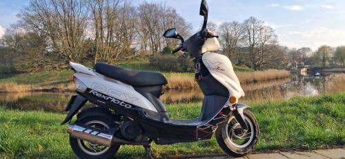 Qingqi FB50QT-6A RexMoto Scooter - Wit/ Zwart