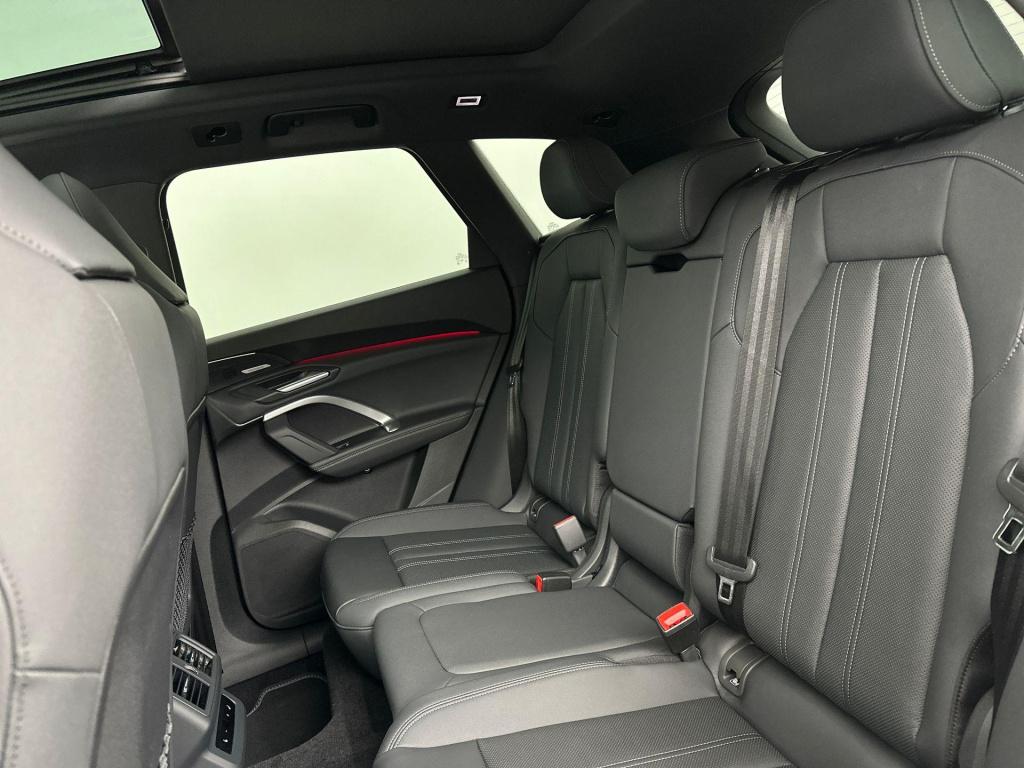 Audi Q5 s edition competition e-hybrid 270 kw / 367 pk suv
