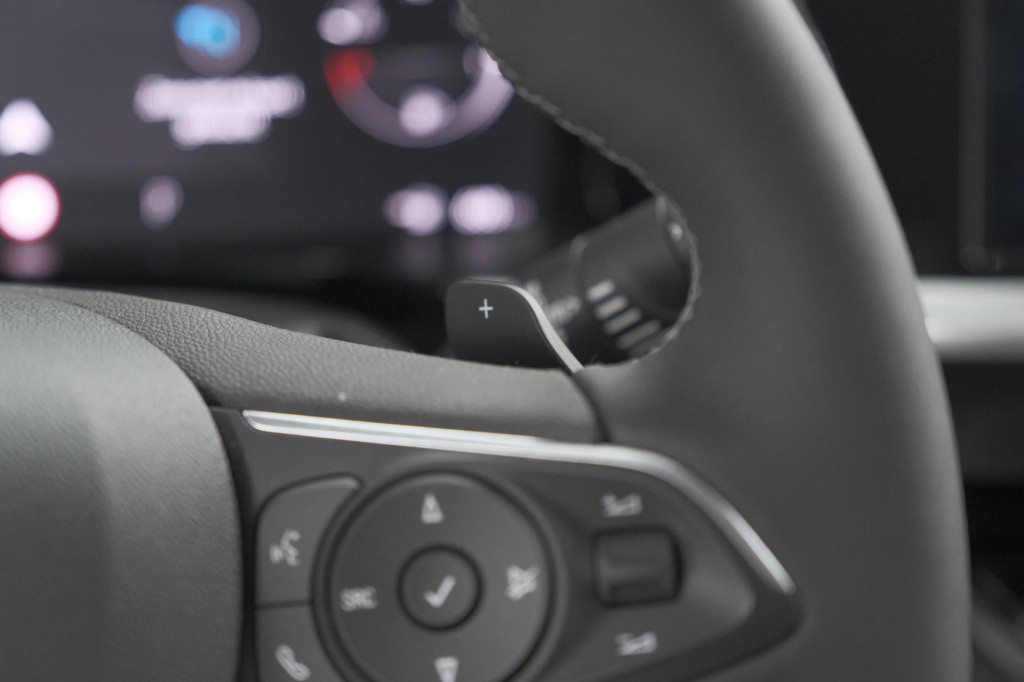 Opel Grandland turbo 130 at8 ultimate | camera | adaptieve cruise control |