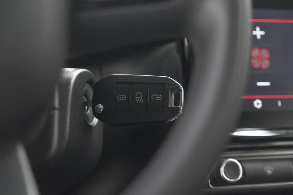 Citroen C3 puretech 110 eat6 max | apple carplay | parkeersensoren | climat