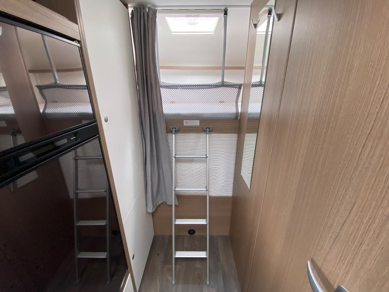 Carado | Capron A361 | 6 persoons half-integraal camper