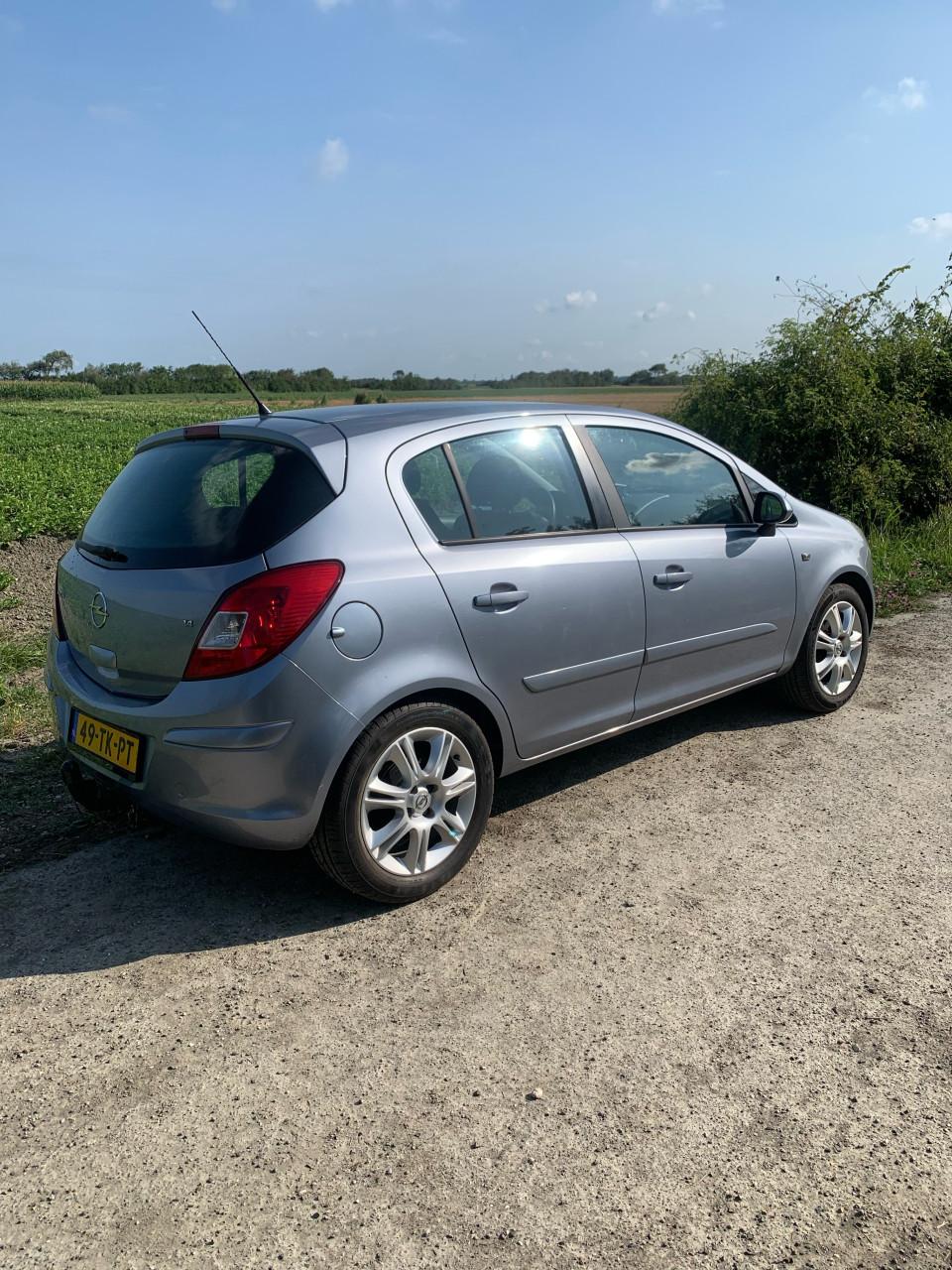 Opel Corsa 14 5deurs