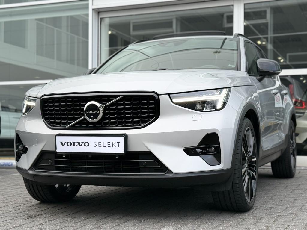 Volvo XC40 t5 262pk recharge ultimate dark
