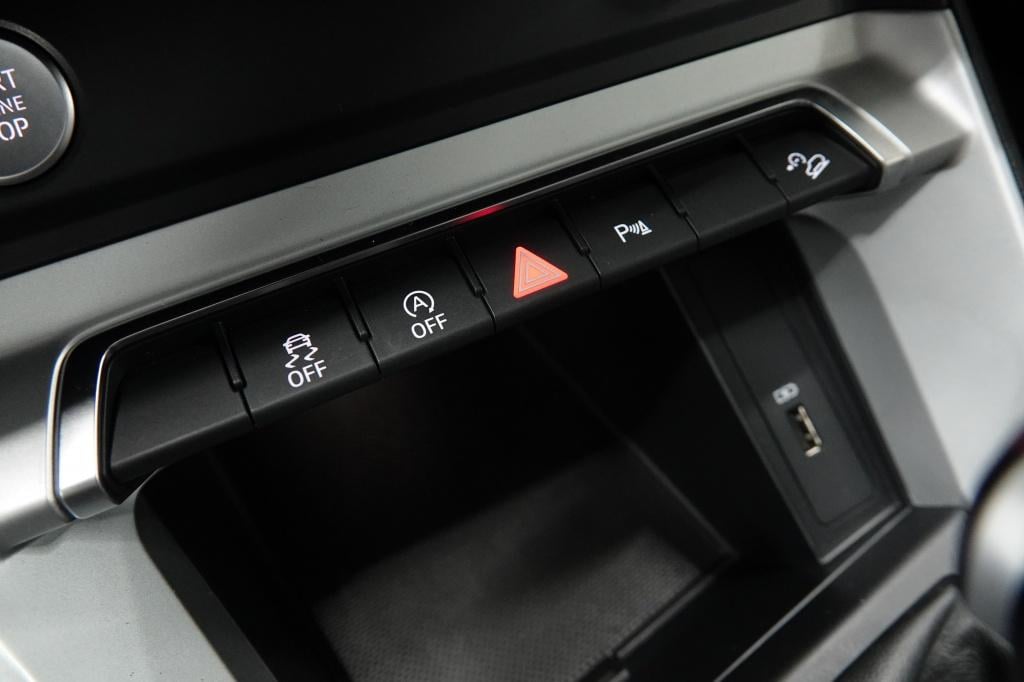 Audi Q3 35 tfsi | keyless | led | 21" | camera |