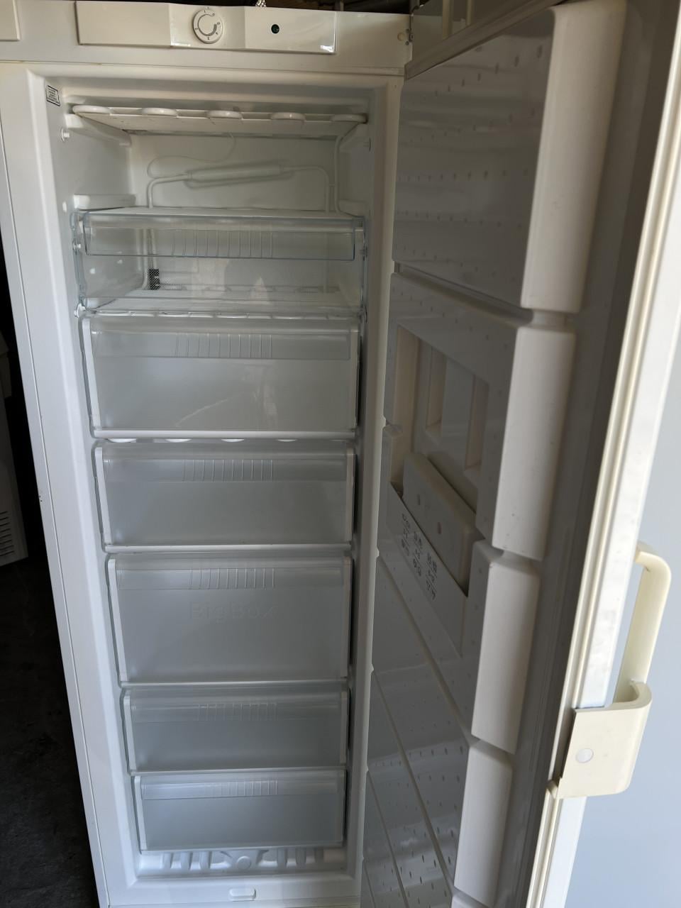 Siemens ruime vrieskast 175x60 cm. 243 liter Vriezer energieklasse A
