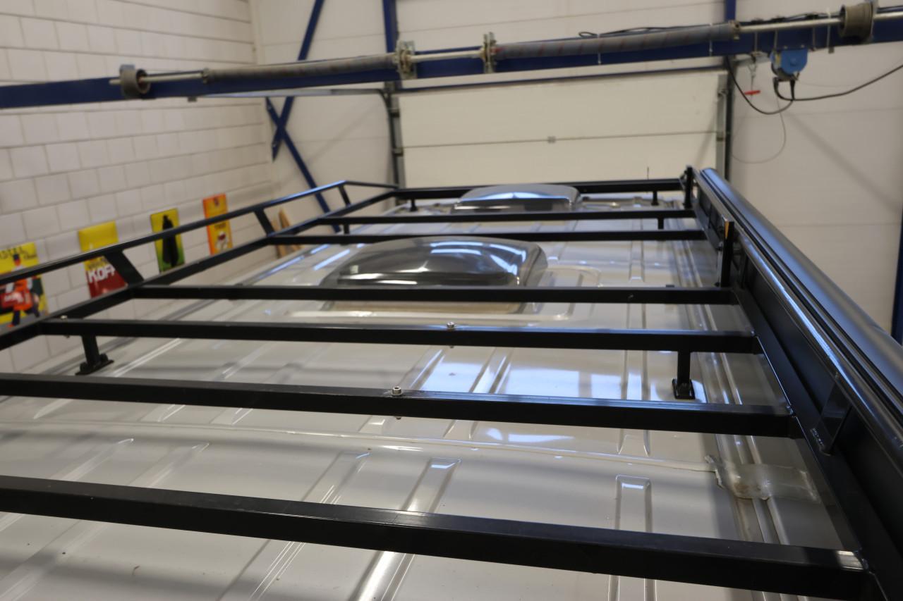 Renault Master, automaat, professioneel ingebouwd 2024/ 2025, top conditie.