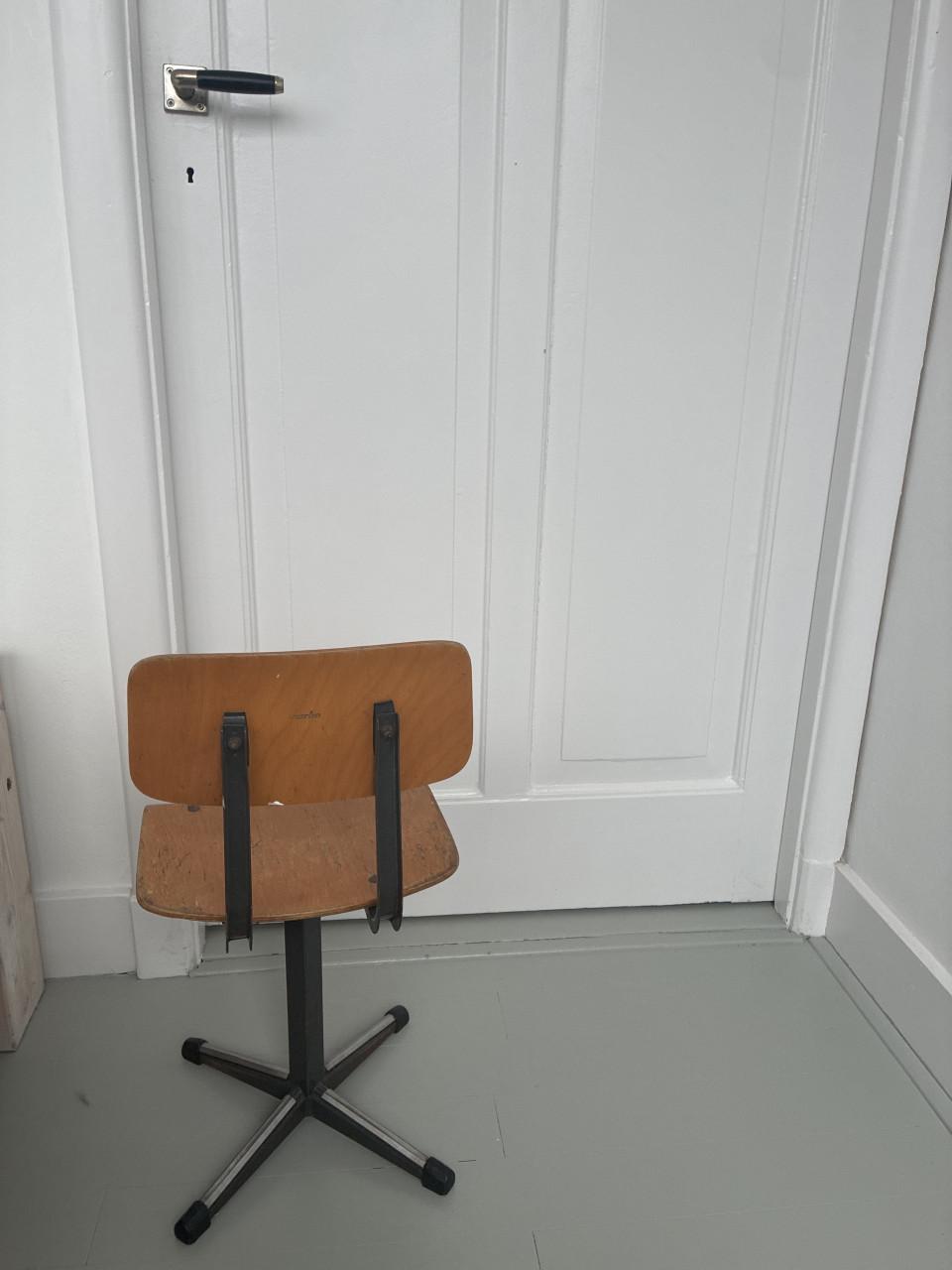 Vintage schoolstoeltje