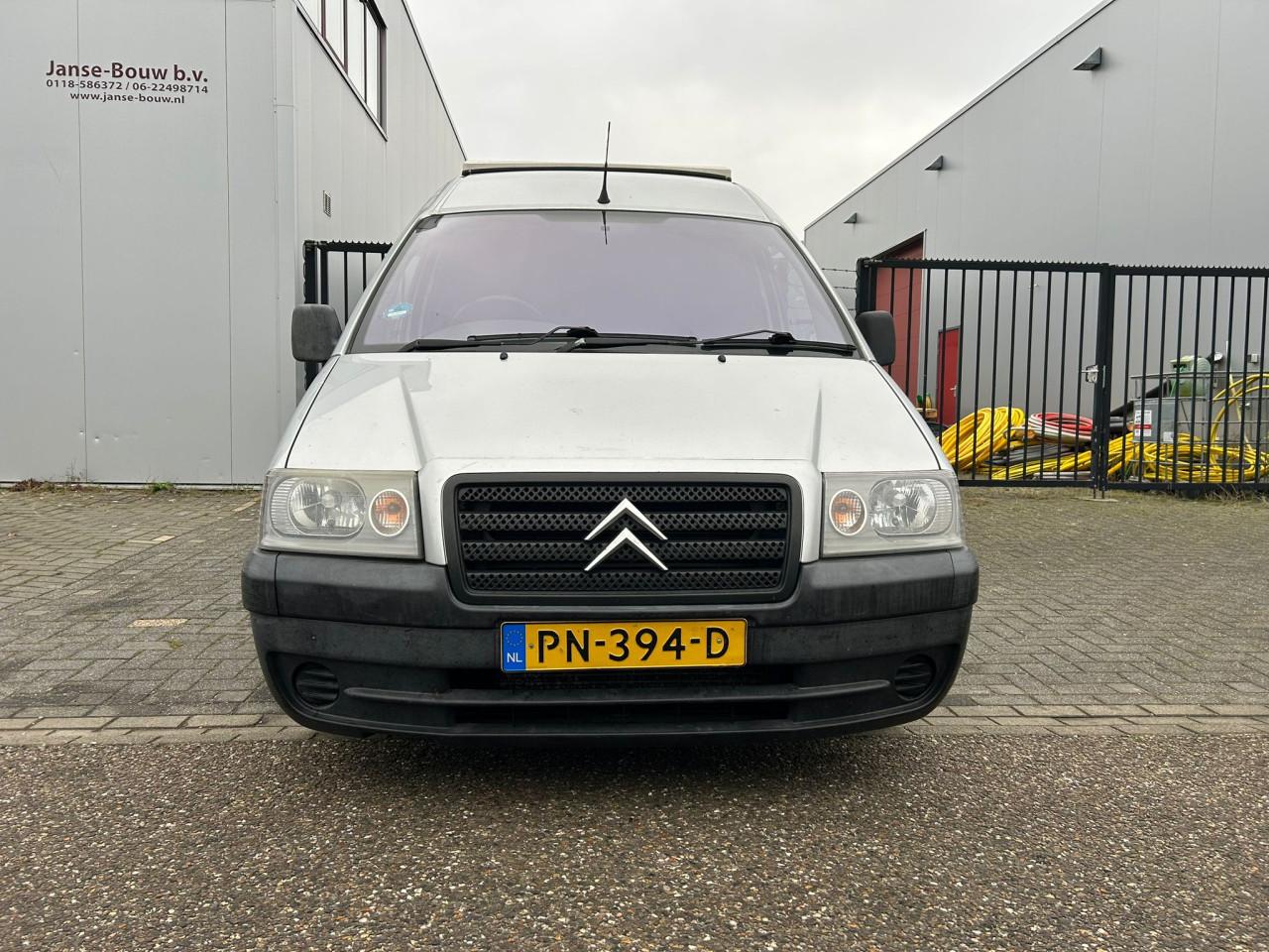Citroen Jumpy Rechts Gestuurd Compleet met Tent en Keuken en Matras