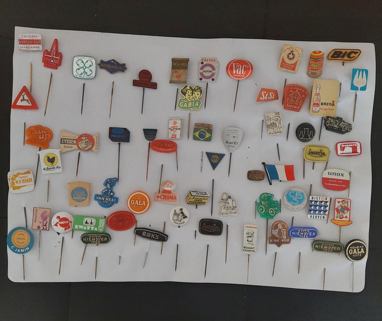 Vintage badges. 173 stuks.