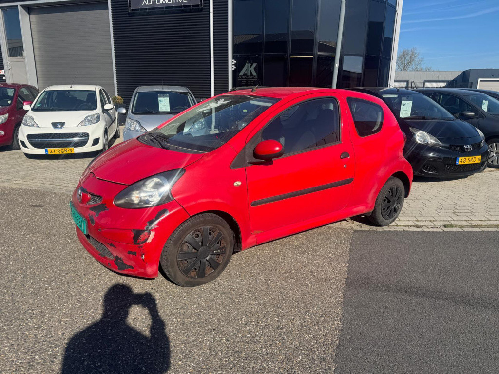 Toyota Aygo 1.0 12v vvt-i/handel/export/apk verlopen/leest tekst!