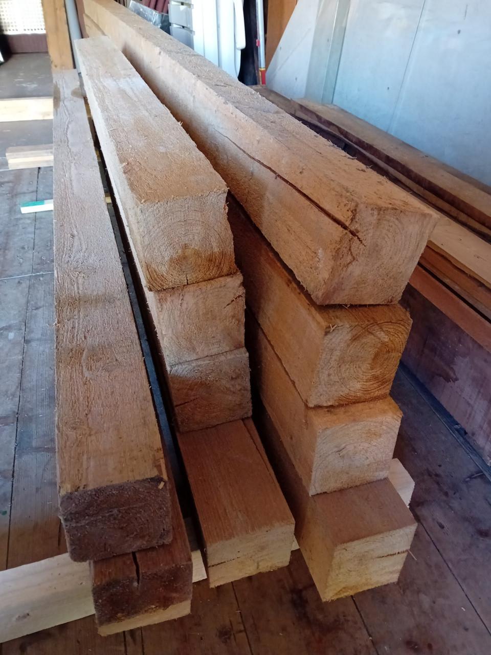Vuren houten balken 100x100 ruw