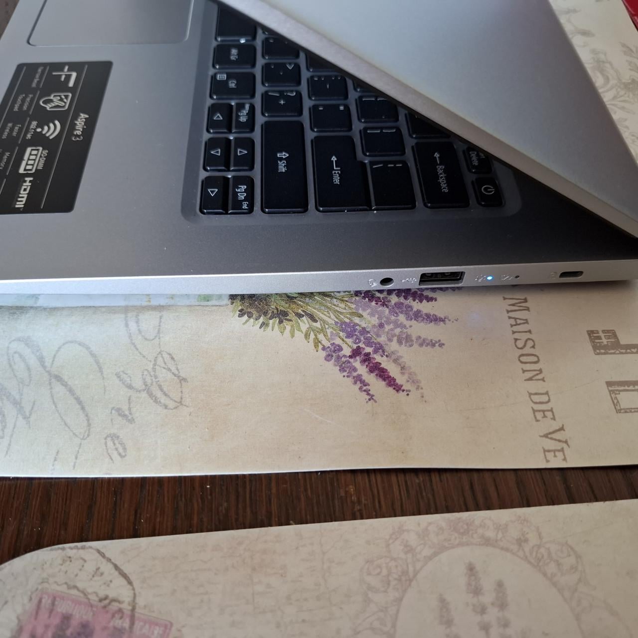 Nette laptop ACER Aspire 3 eventueel met extra LG Flatron monitor