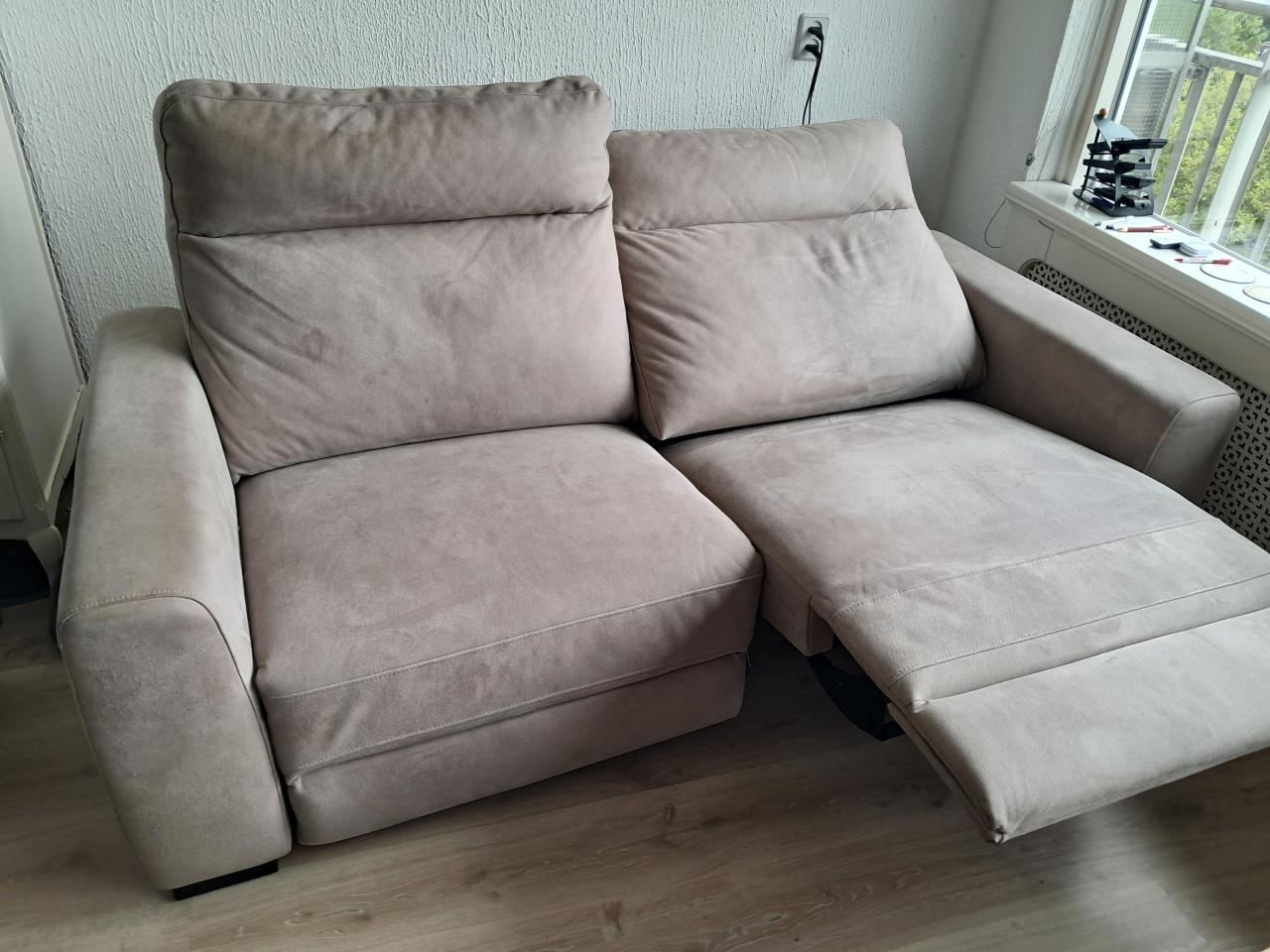 2 zits bank met Relax