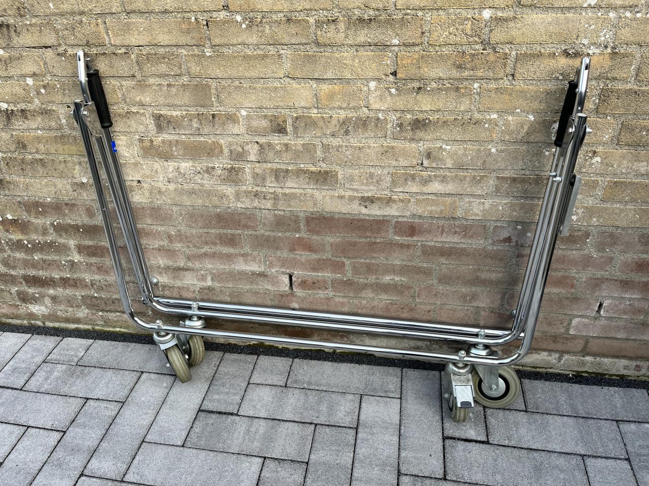 Kledingrek verrijdbaar en inklapbaar, professionele uitvoering.