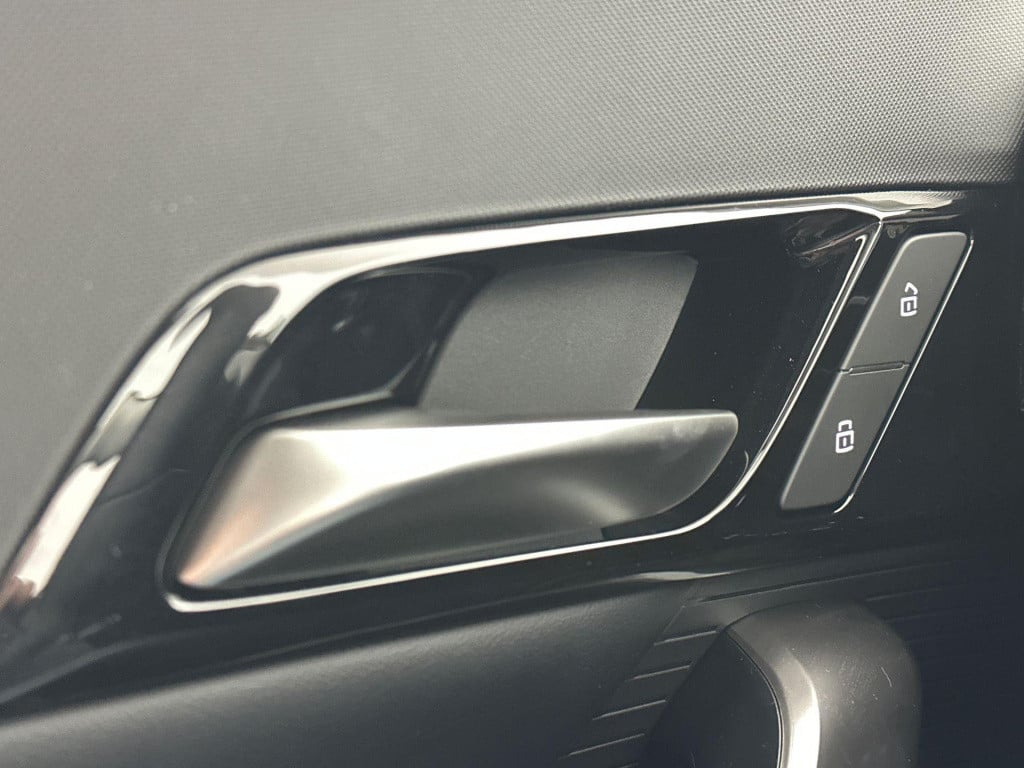 MG Mg4 electric luxury 64 kwh | op = op voorraad voordeel | 7 jaar garantie