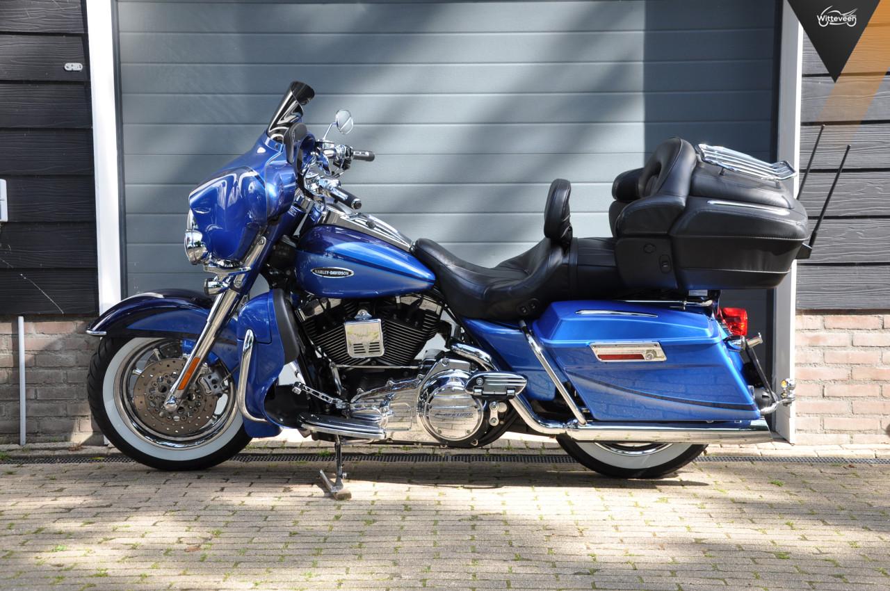 Harley Davidson Electra Glide Classic Ultra CVO 110 FLHTCUSE