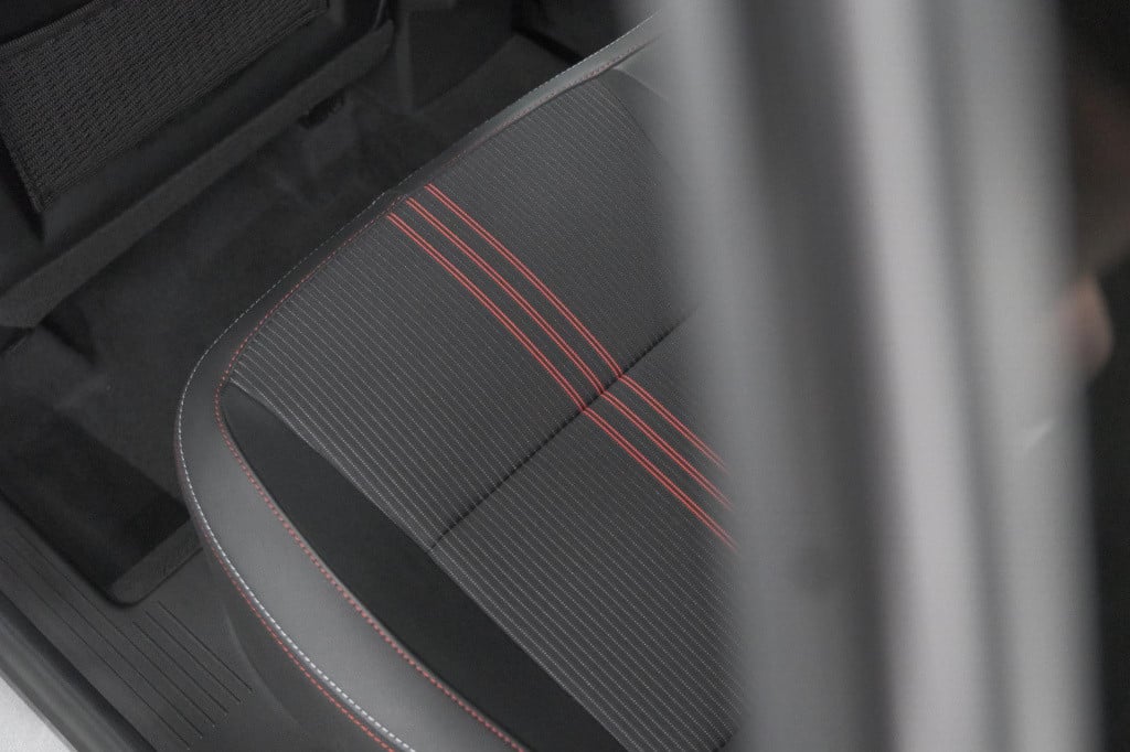 Renault Captur mild hybrid 140 edc r.s. line | camera | navigatie | stoelve