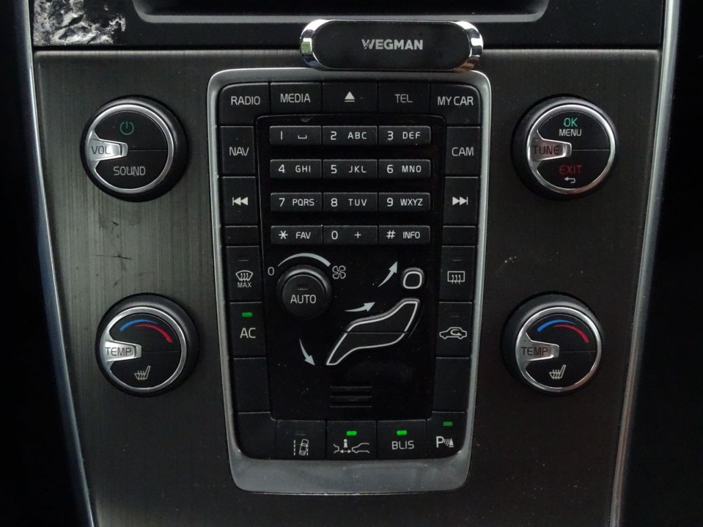 Volvo V60 2.0t momentum automaat | 200 pk | trekhaak