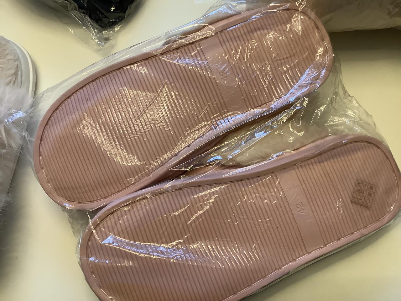 Partij luxe sloffen en voetverwarmers van Angry bird.  ( partij 53)