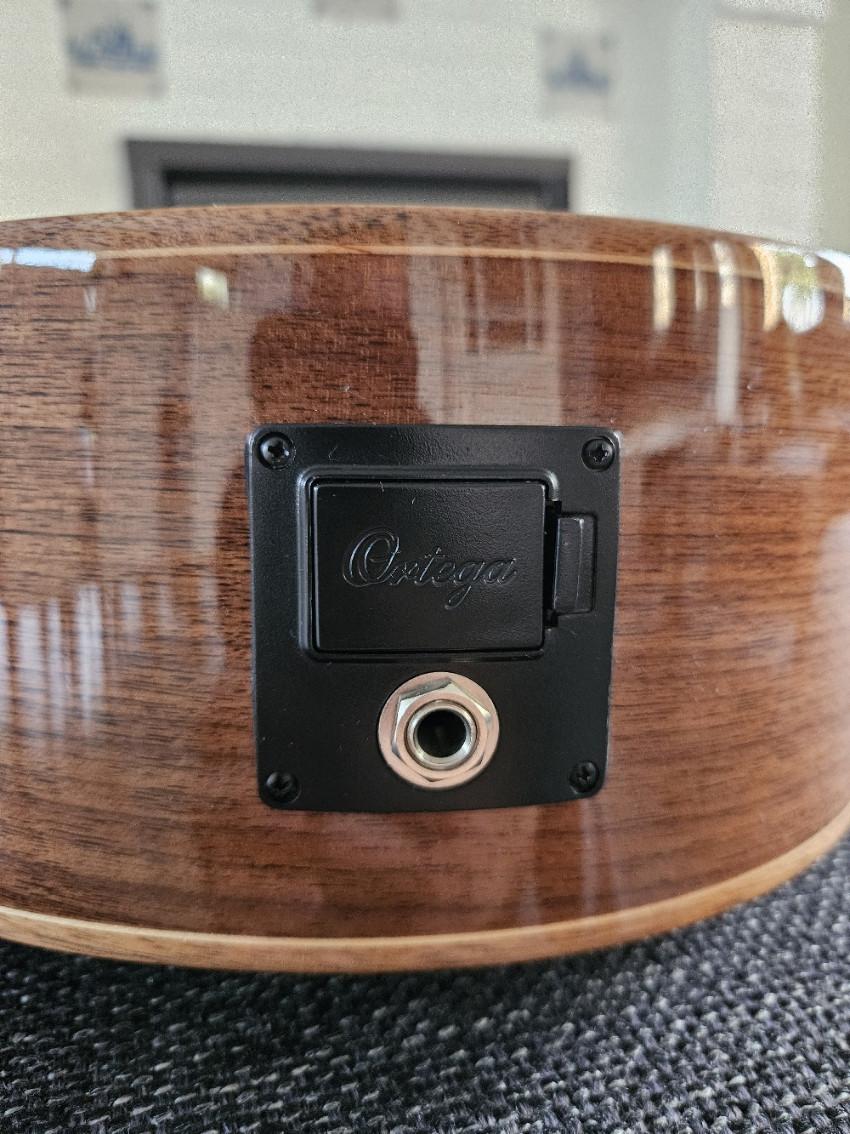 Ortega Feel Series RCE159SN Slim Neck Naturel Met Gigbag