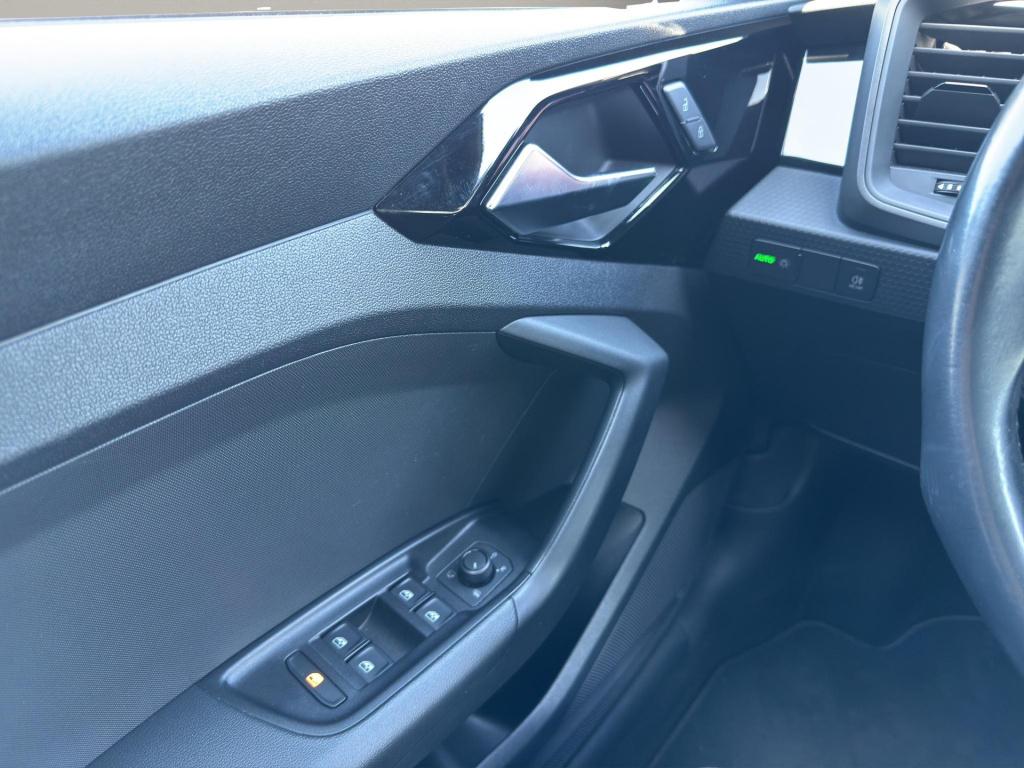 Audi A1 Sportback 25 tfsi | digital dash | parksensors v+a | navi | 18"| ai