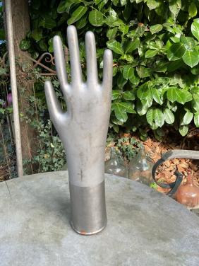 Metalen mal uit handschoenen fabriek