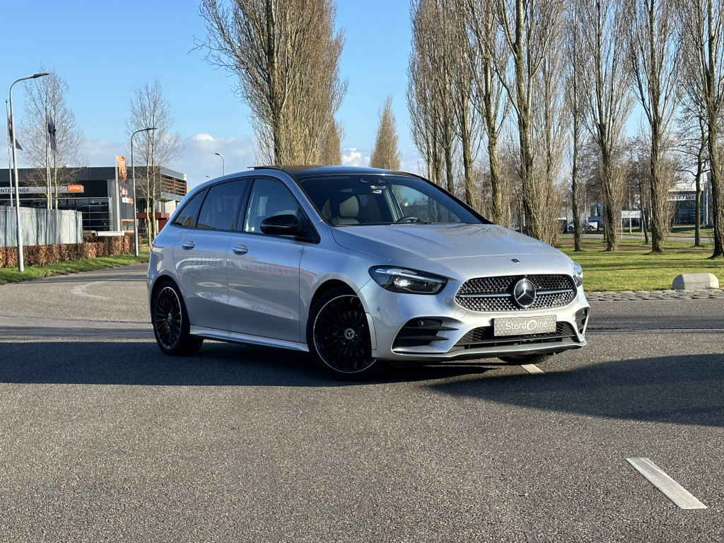 Mercedes-Benz B-Klasse 200 amg line l distronic l panoramaschuifdak l mbux 