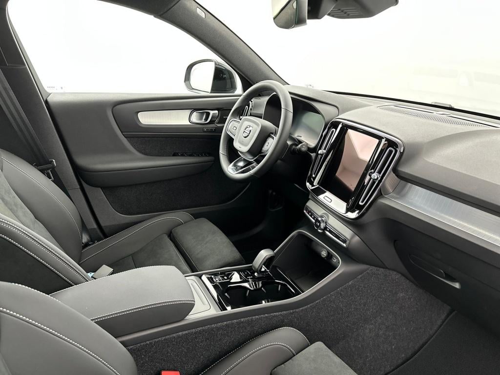 Volvo XC40 b4 plus black edition