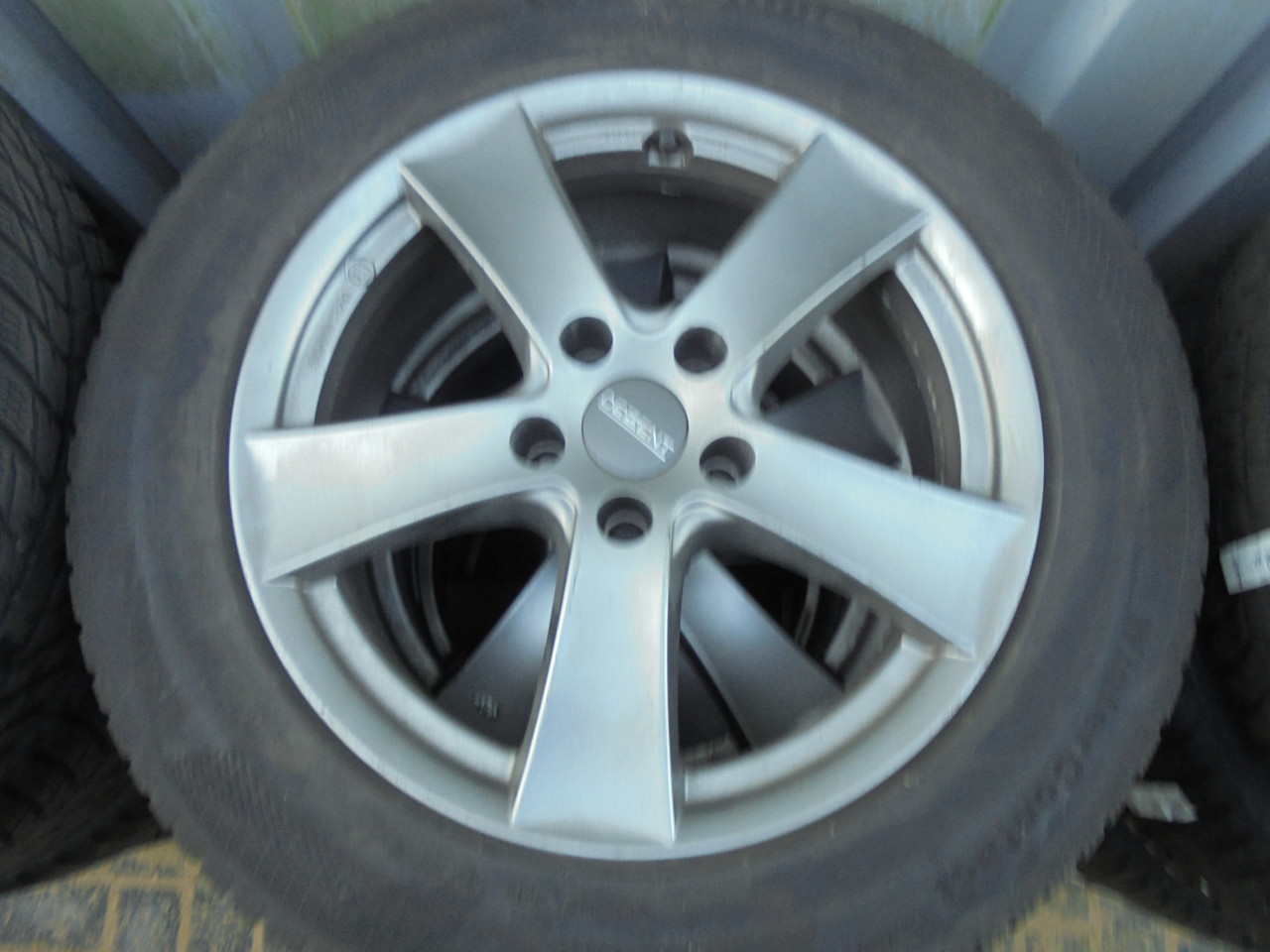 Te koop 8 sets winter banden met velg diverse auto merken zie advertentie