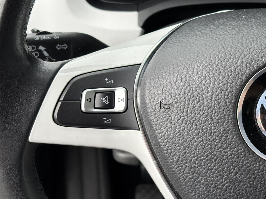Volkswagen UP! 1.0 60pk up! beats| camera|stoelverwarming|climate|rijklaarp