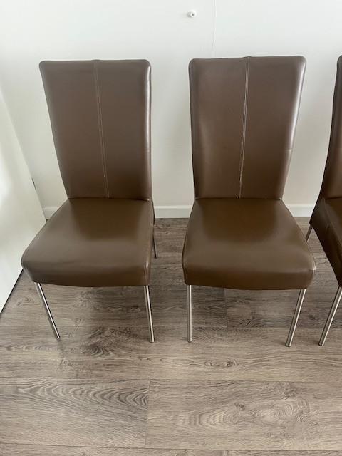 Eethoek tafel met 4 stoelen