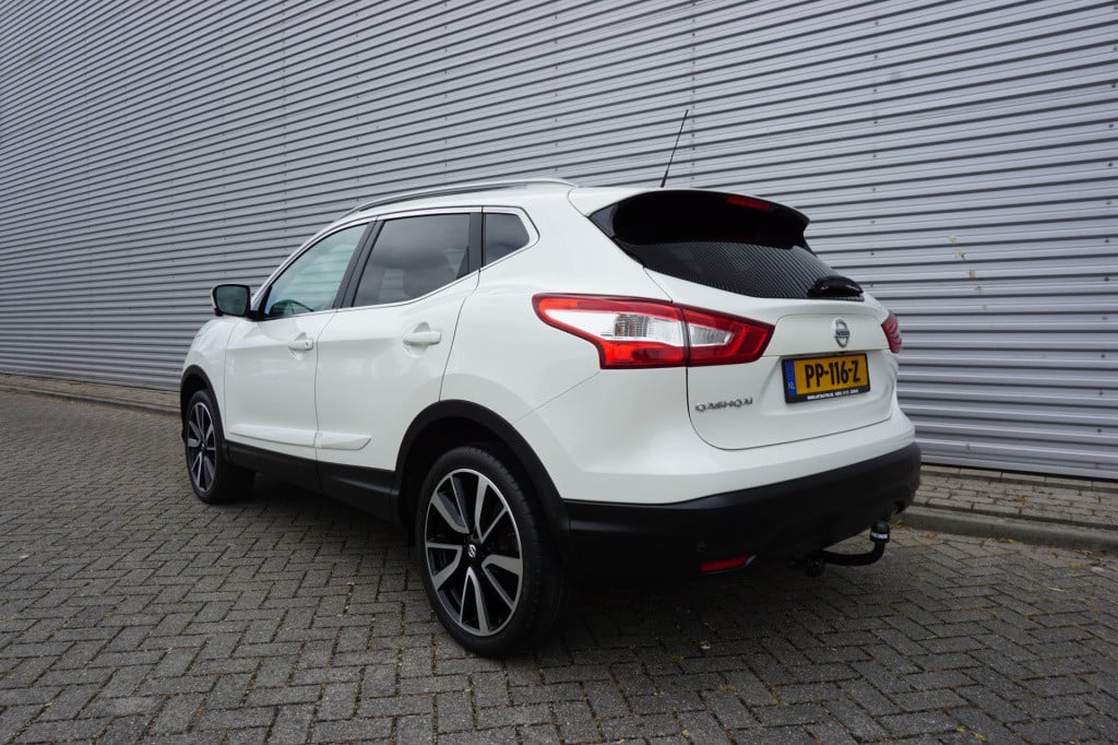 Nissan Qashqai 1.2 tekna + climate / navi / cruise / elektr. ramen / pano. 
