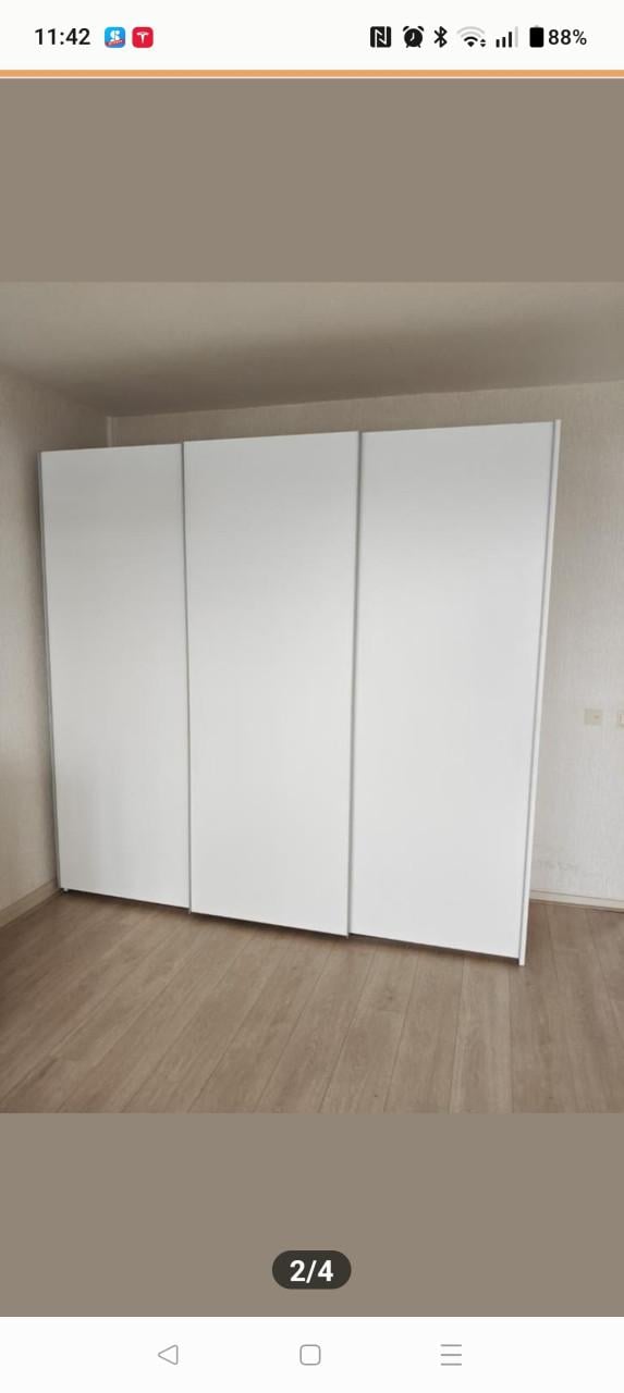 Kledingkast met 3 schuifdeuren