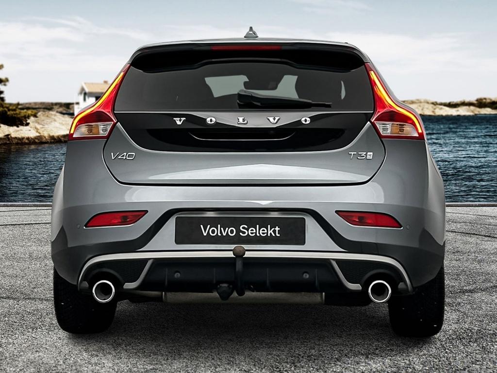 Volvo V40 t3 153pk aut6 polar+ sport| panodak| camera| h&k sound| trekhaak
