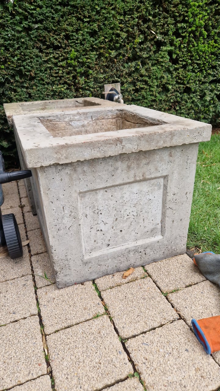 2x betonnen bloembak