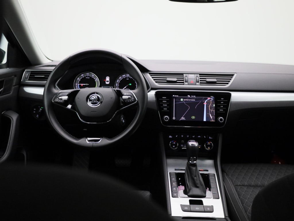 Skoda Superb combi 1.4 tsi iv business edition | automaat | navigatie | cam