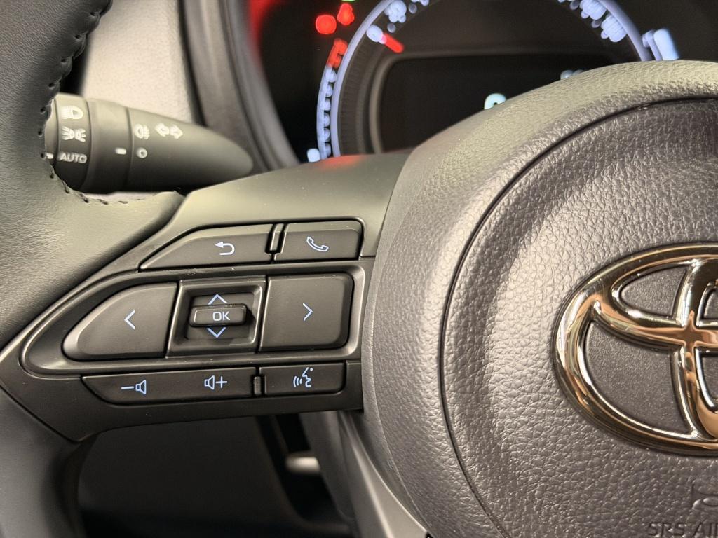 Toyota Aygo x 1.0 vvt-i mt play| camera| airco| adap.cruise