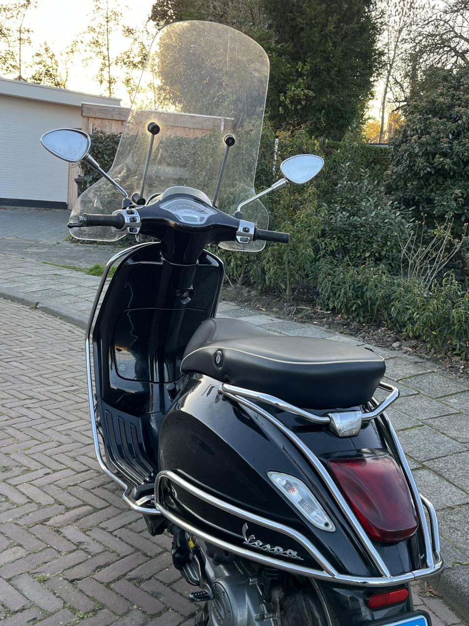 Vespa S Sprint scooter