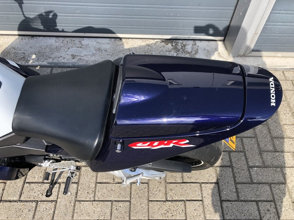 Honda CBR954RR Fireblade uit 2002 met 39 dkm, nieuwstaat! div extra's €3750