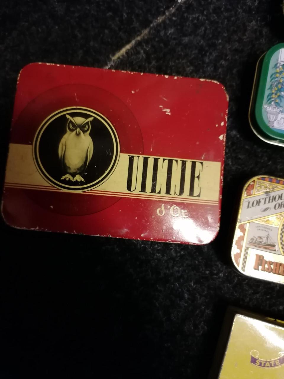 Verzameling oude blikjes