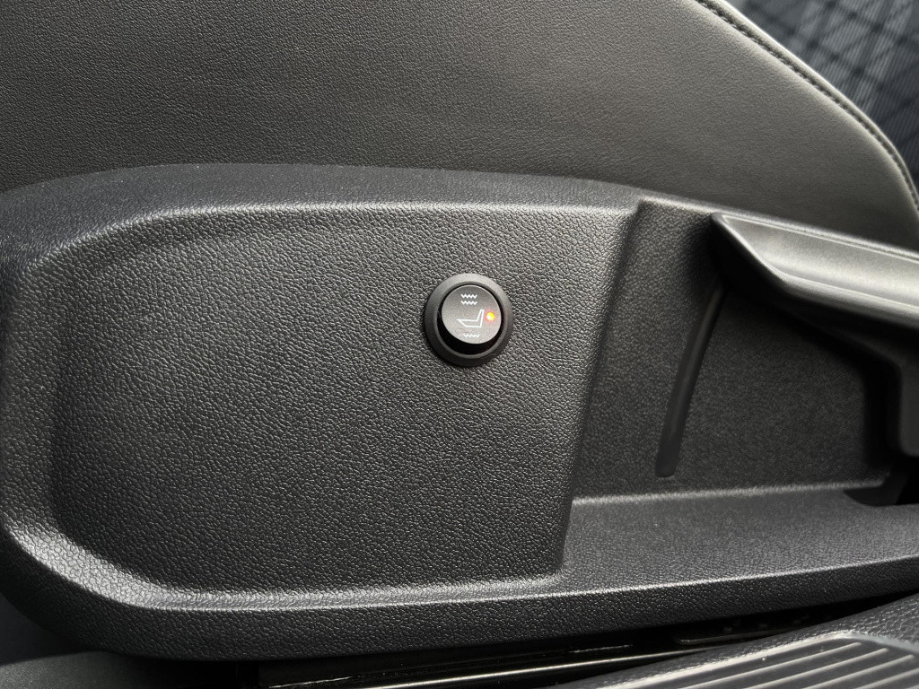 Volkswagen Golf 1.5 etsi r-line | panoramadak | harman/kardon | sportstoele