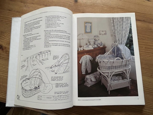 Mooi grote rieten / rotan baby wieg,