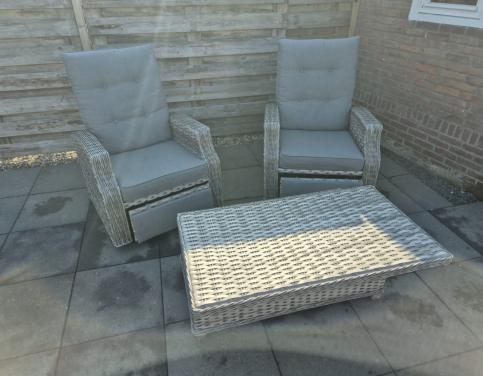 AVH kreta loungestoellen en tafel (Bezorging mogelijk)