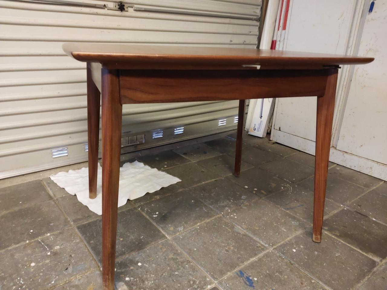 Te koop,Antiek tafel teak,